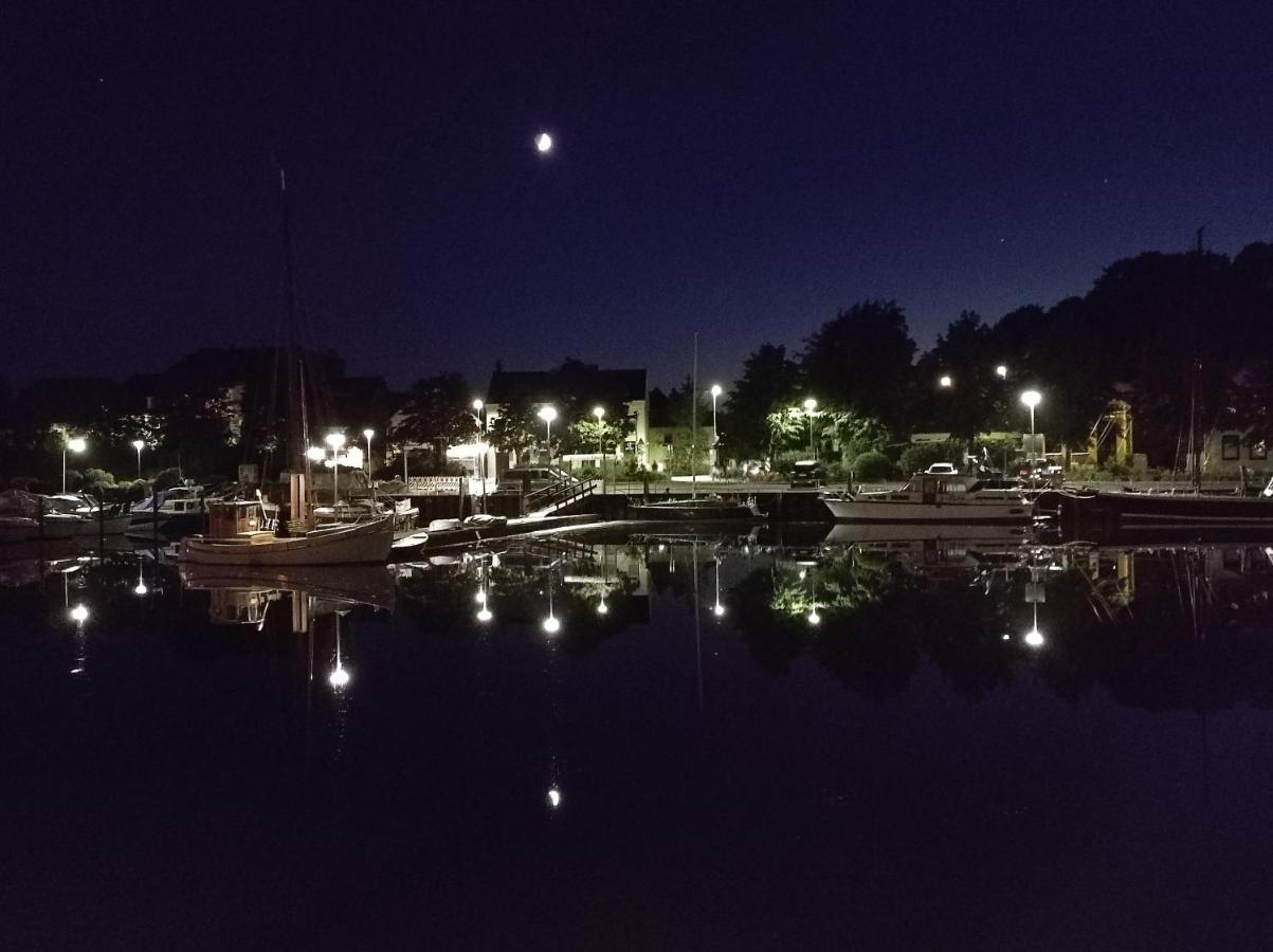 Pier 12 Ferienwohnung Eckernförde Екстериор снимка
